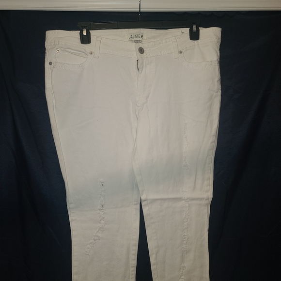 Jalate White Jeans - Picture 3 of 7